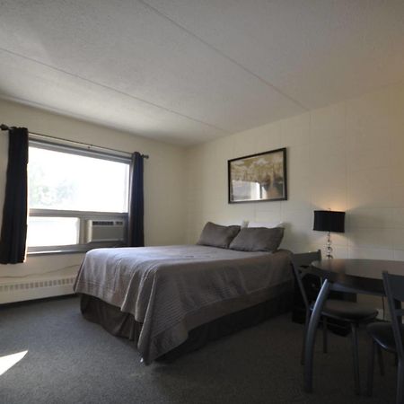 Beaverlodge Motor Inn المظهر الخارجي الصورة
