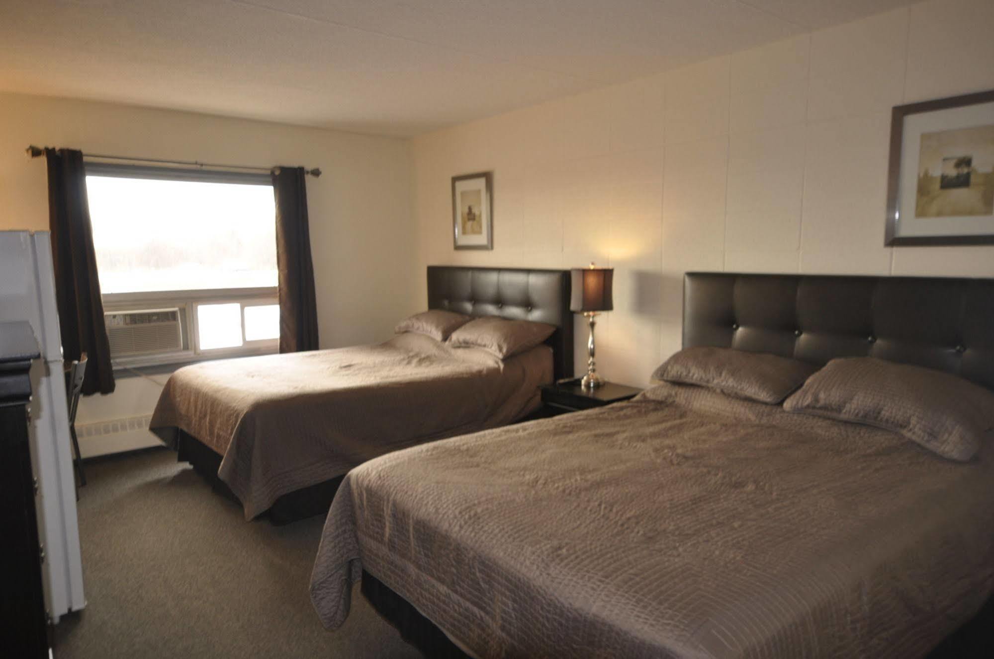 Beaverlodge Motor Inn المظهر الخارجي الصورة